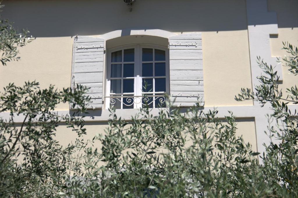 Hotel Du Cheval Blanc Saint-Remy-de-Provence Exterior photo